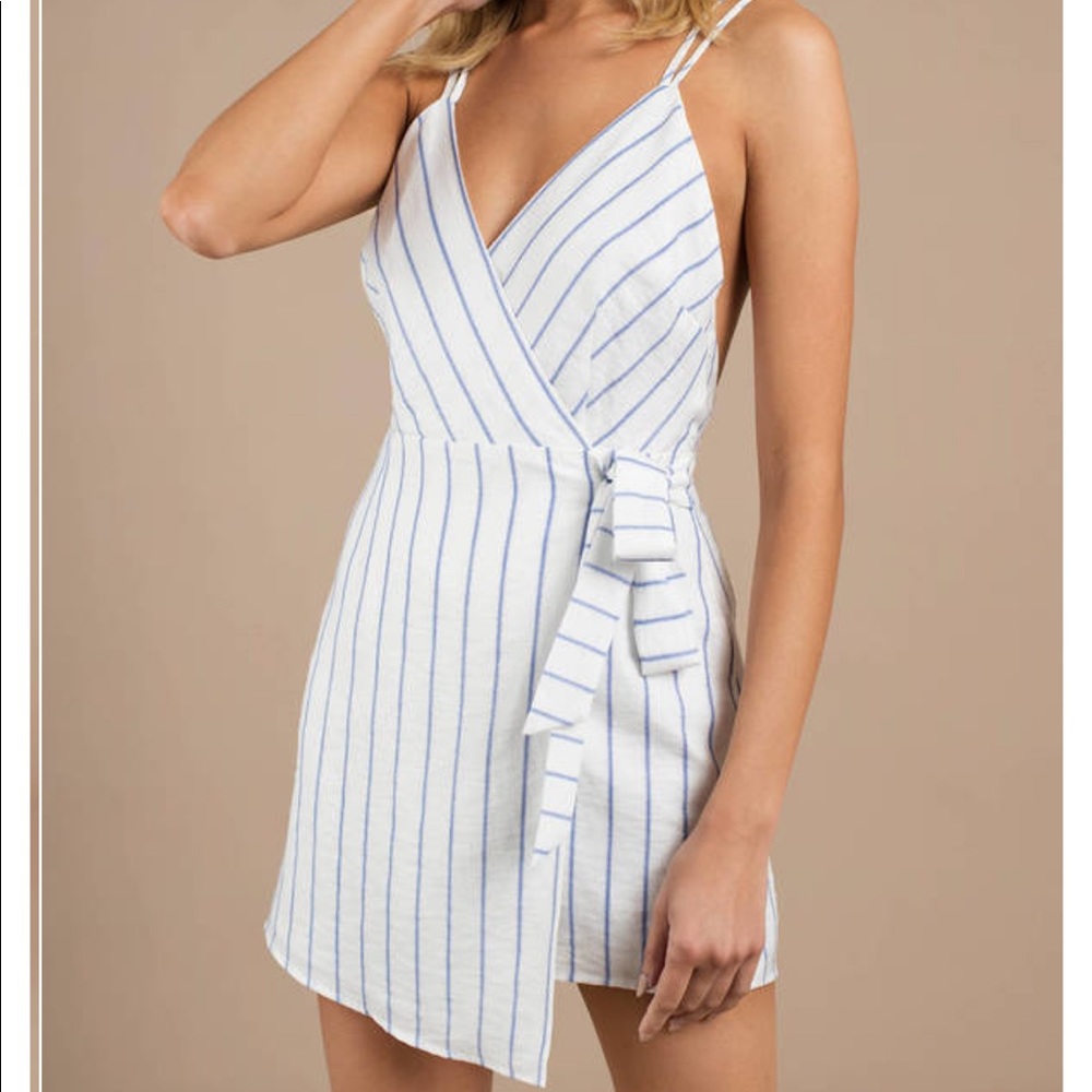 TOBI BLUE AND WHITE WRAP DRESS
